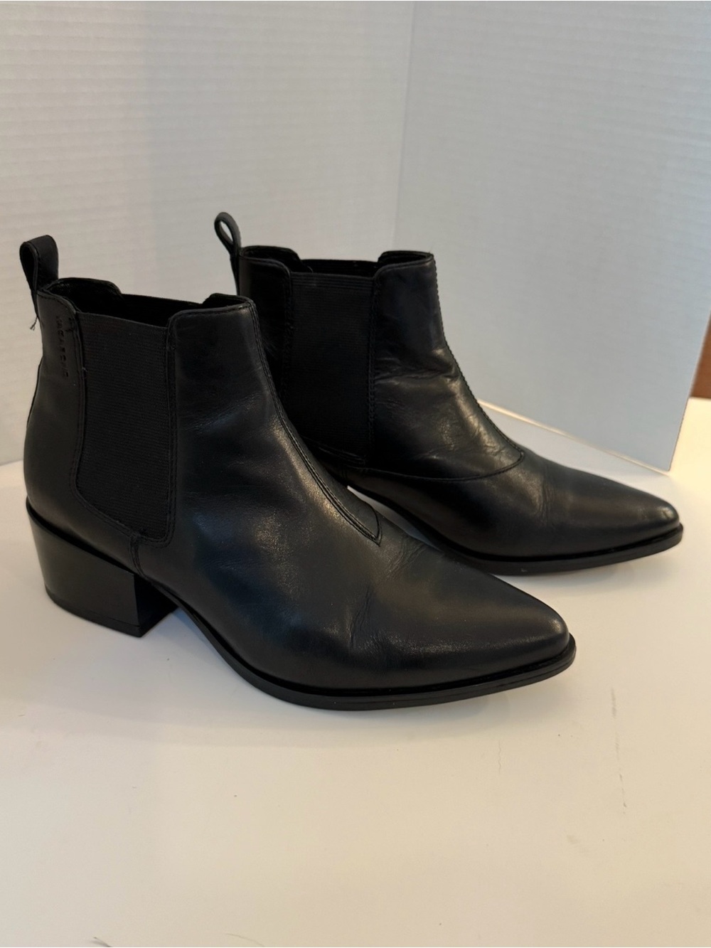 Vagabond Black Leather Chukka Chelsea Boots